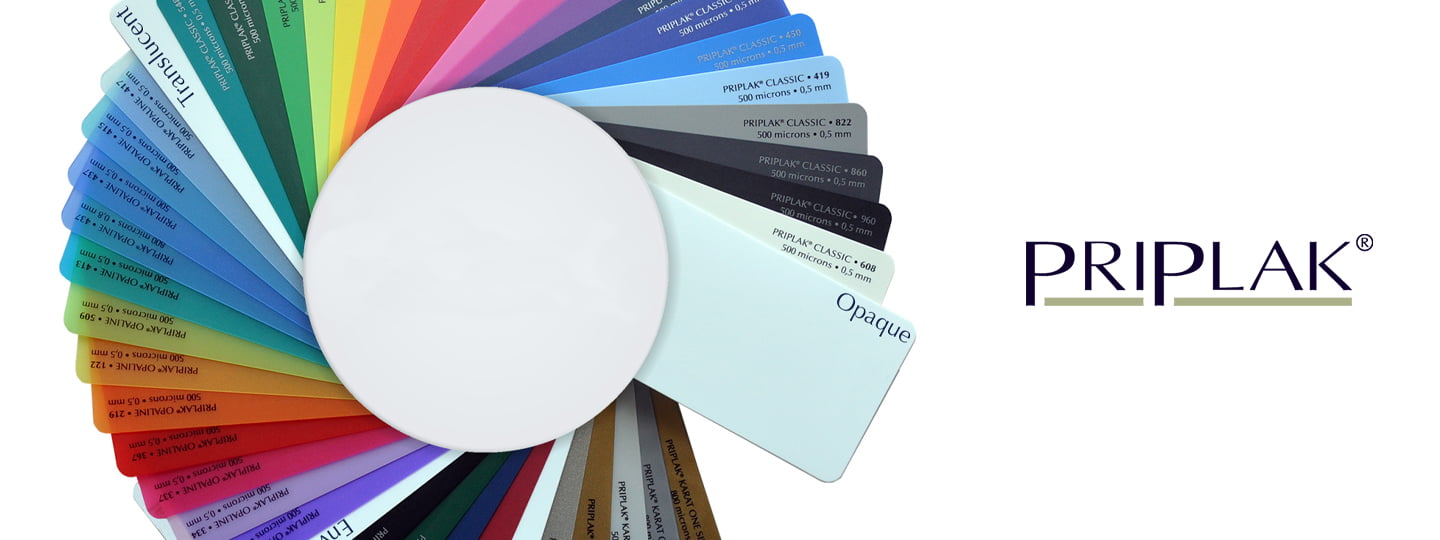 Nuancier de feuilles synthétiques souples de différentes couleurs et logo Priplak