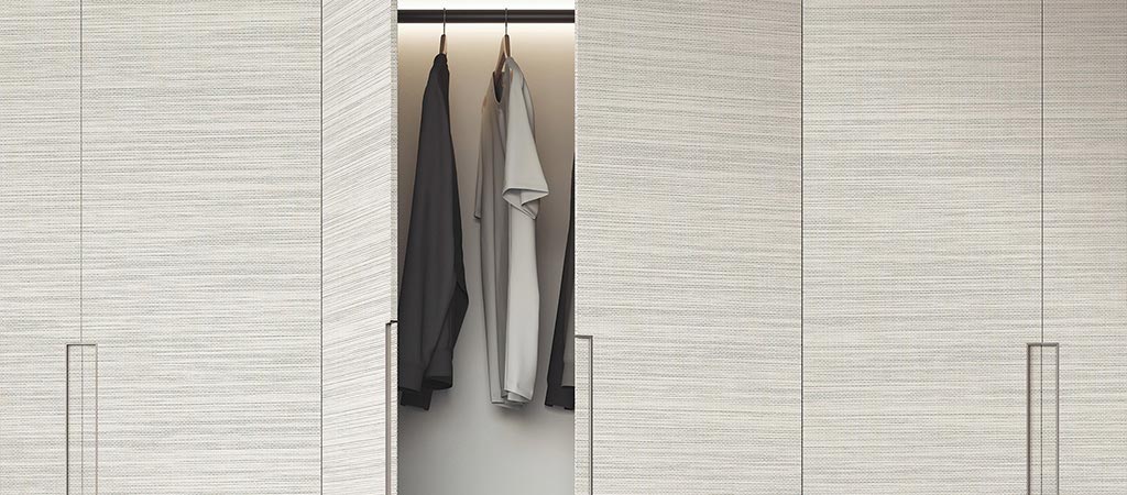 Armoire de vêtements recouverte d'un film décoratif Coala Interior Film Textile