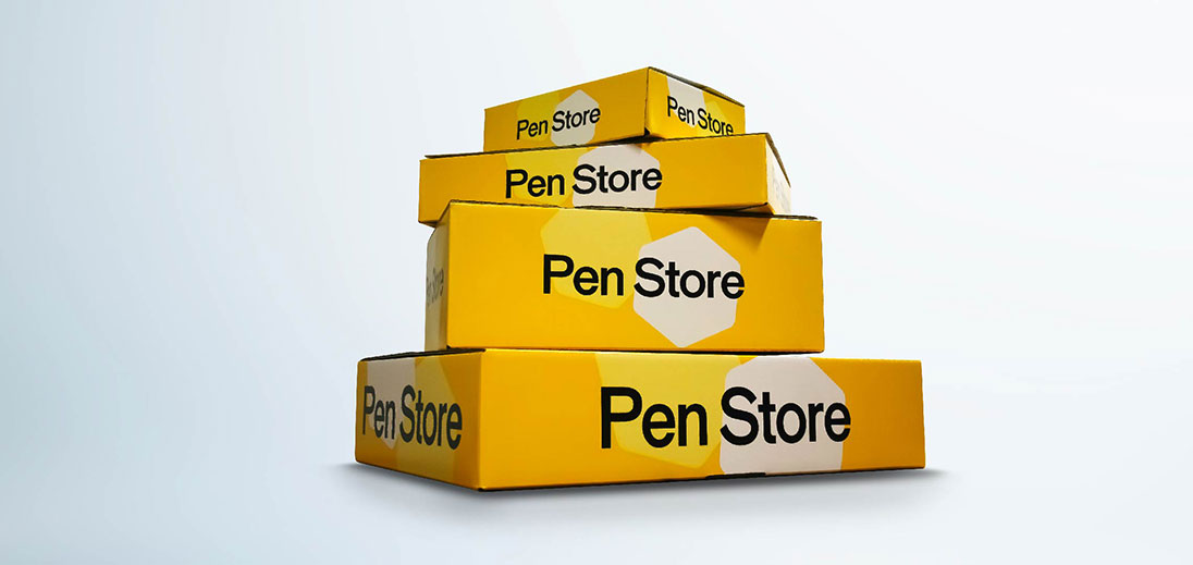 pile de boîtes d'emballage en carton ondulé personnalisées avec la marque
