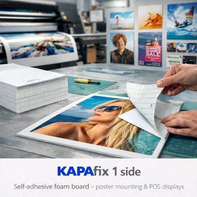 Kapa Fix 1-zijdig – Enkelzijdig zelfklevend schuimkarton, lichtgewicht en stevig, ideaal voor het snel bevestigen van afbeeldingen en foto's.